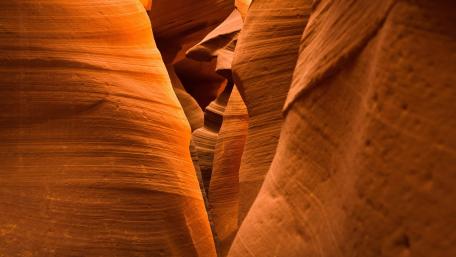 Antelope Canyon's Majestic Sandstone Waves wallpaper