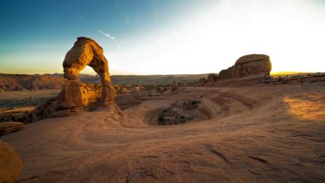 Delicate Arch at Sunset in Arches National Park wallpaper