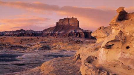 Wildhorse Butte at Sunset wallpaper