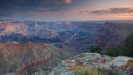 Grand Canyon's Majestic Twilight Vista wallpaper