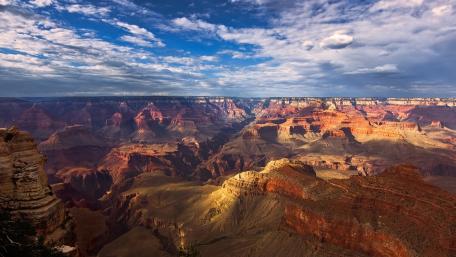 Grand Canyon Majestic Views and Dramatic Landscapes wallpaper