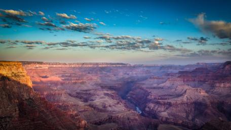 Grand Canyon's Majestic Horizon at Sunset wallpaper