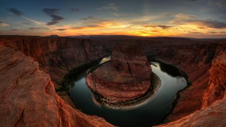 Horseshoe Bend at Dusk Majesty of the Canyon wallpaper