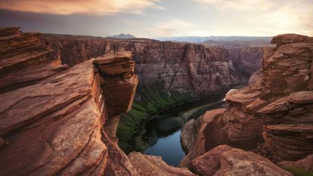 Horseshoe Bend at Sunset Captures Nature's Majesty in Arizona wallpaper