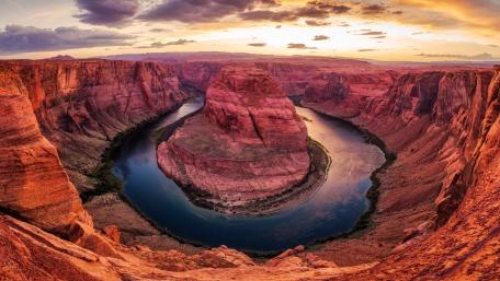 Horseshoe Bend at Sunset Splendor wallpaper
