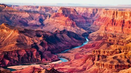 Grand Canyon's Majestic Beauty at Dusk wallpaper