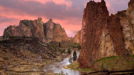 Smith Rock Serenity at Sunset wallpaper