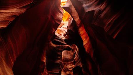 Majestic Beauty of Antelope Canyon's Curves and Colors wallpaper