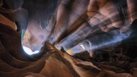 Antelope Canyon's Mesmerizing Stone Waves wallpaper