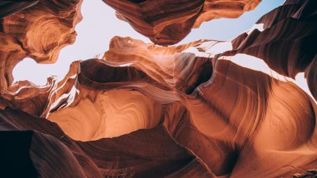 Serene Beauty of Antelope Canyon's Curves and Colors wallpaper