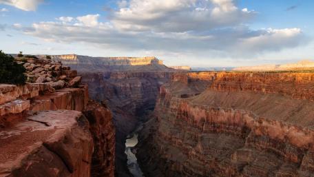 Majestic Serenity of the Grand Canyon wallpaper