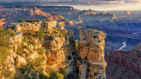 Majestic Sunrise at Grand Canyon Vista wallpaper