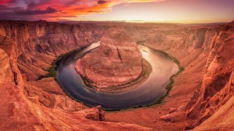 Horseshoe Bend Sunset Splendor in Arizona's Grand Canyon wallpaper