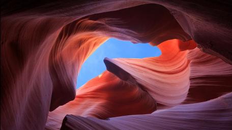 Antelope Canyon's Stunning Natural Display in Arizona wallpaper