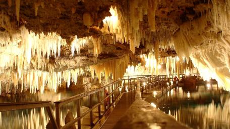 Cavernous Wonderlands: Bermuda's Hidden Splendor wallpaper