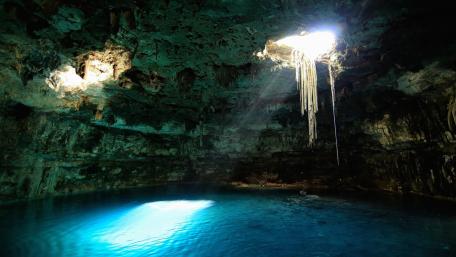 Cenote Ik Kil Tranquil Beauty wallpaper