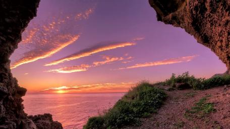 Serene Sunset Over Tranquil Waters wallpaper