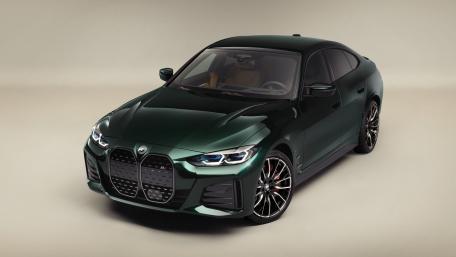 BMW I4 Elegance in Emerald Green wallpaper