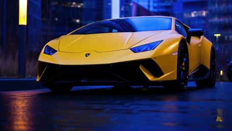 Lamborghini Huracan Illuminates the Urban Nightscape wallpaper