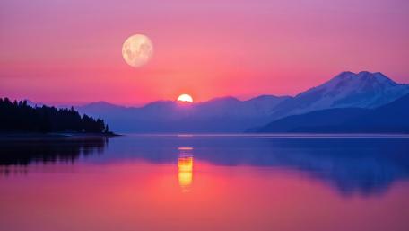 Sunset Serenade Over Tranquil Waters wallpaper