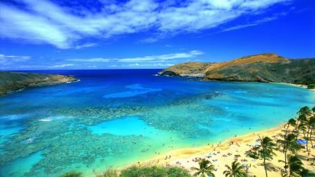 Hanauma Bay's Pristine Paradise in Hawaii's O‘ahu wallpaper