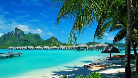 Tropical Paradise in Bora Bora wallpaper