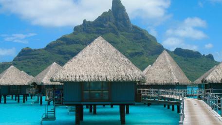 Overwater Bungalows in Paradise wallpaper