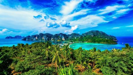 Tropical Paradise at Phi Phi Islands wallpaper