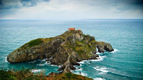 Gaztelugatxe islet wallpaper