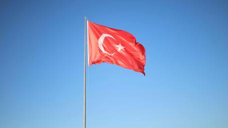 Sunlit Beauty of the Turkish Flag wallpaper