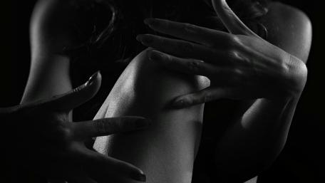 Sensual Elegance in Shades of Black and White wallpaper