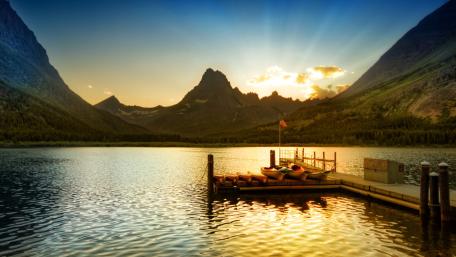 Mountain Serenity at Dusk wallpaper
