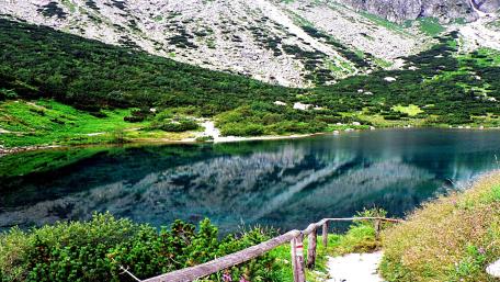Zelené Pleso Tranquility in the Tatras wallpaper
