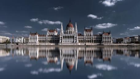 Hungarian Parliament Reflections on the Danube wallpaper