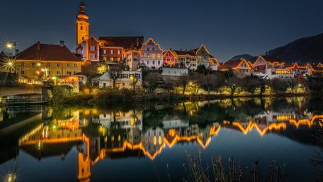 Christmas Reflections by the River in Steyr wallpaper