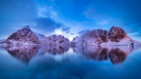 Blue Serenity of Lofoten Peaks wallpaper