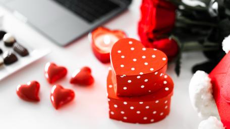 Romantic 5K Heartfelt Surprises for Valentine's Day wallpaper