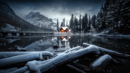 Emerald Serenity at Yoho National Park wallpaper