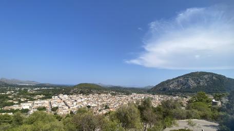 Cityscape Charm Spain in Focus wallpaper
