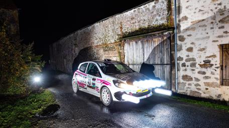 Night Rallying Adventure with Renault Clio R3 wallpaper
