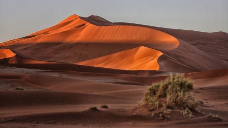 Desert Dunes at Sunset in Stunning 5K wallpaper