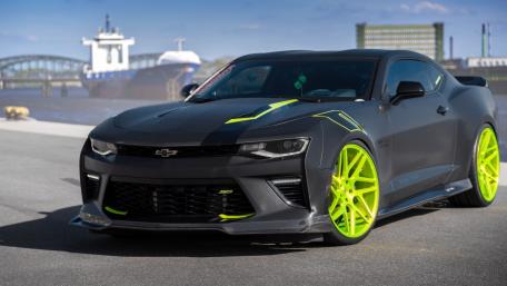 Sleek Camaro with Neon Accents wallpaper