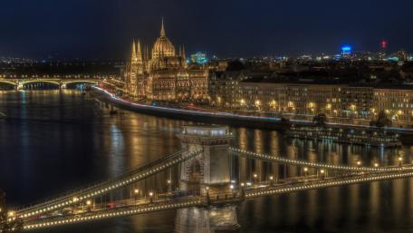 Széchenyi Chain Bridge Illuminated at Night wallpaper
