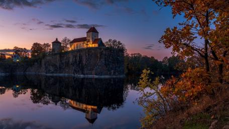 Bergkirche Beucha at Twilight Reflection wallpaper