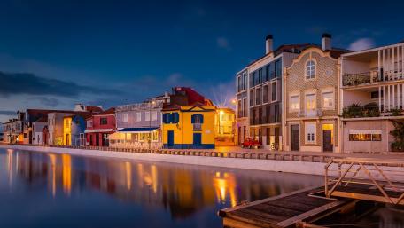 Picturesque Twilight in Aveiro Portugal wallpaper