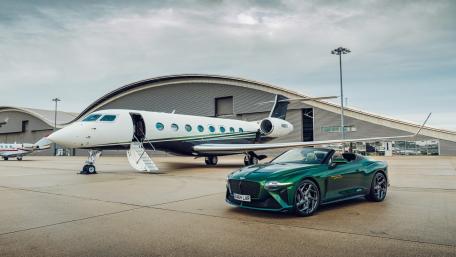 Bentley Bacalar and Jet at the Tarmac wallpaper