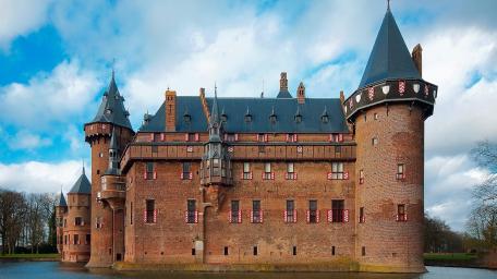 De Haar Castle Majestic Beauty in the Netherlands wallpaper