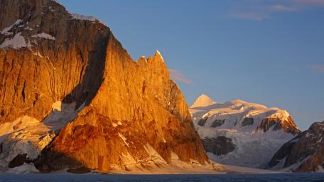 Sunrise Over Majestic Monte Fitz Roy Peaks wallpaper