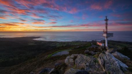 Majestic Coastal Dawn Horizon wallpaper