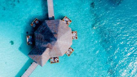 Underwater Dining Oasis in the Maldives wallpaper